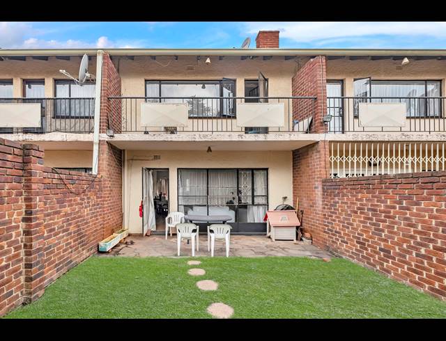 2 BEDROOM APARTMENT FOR SALE IN WINDSOR EAST
